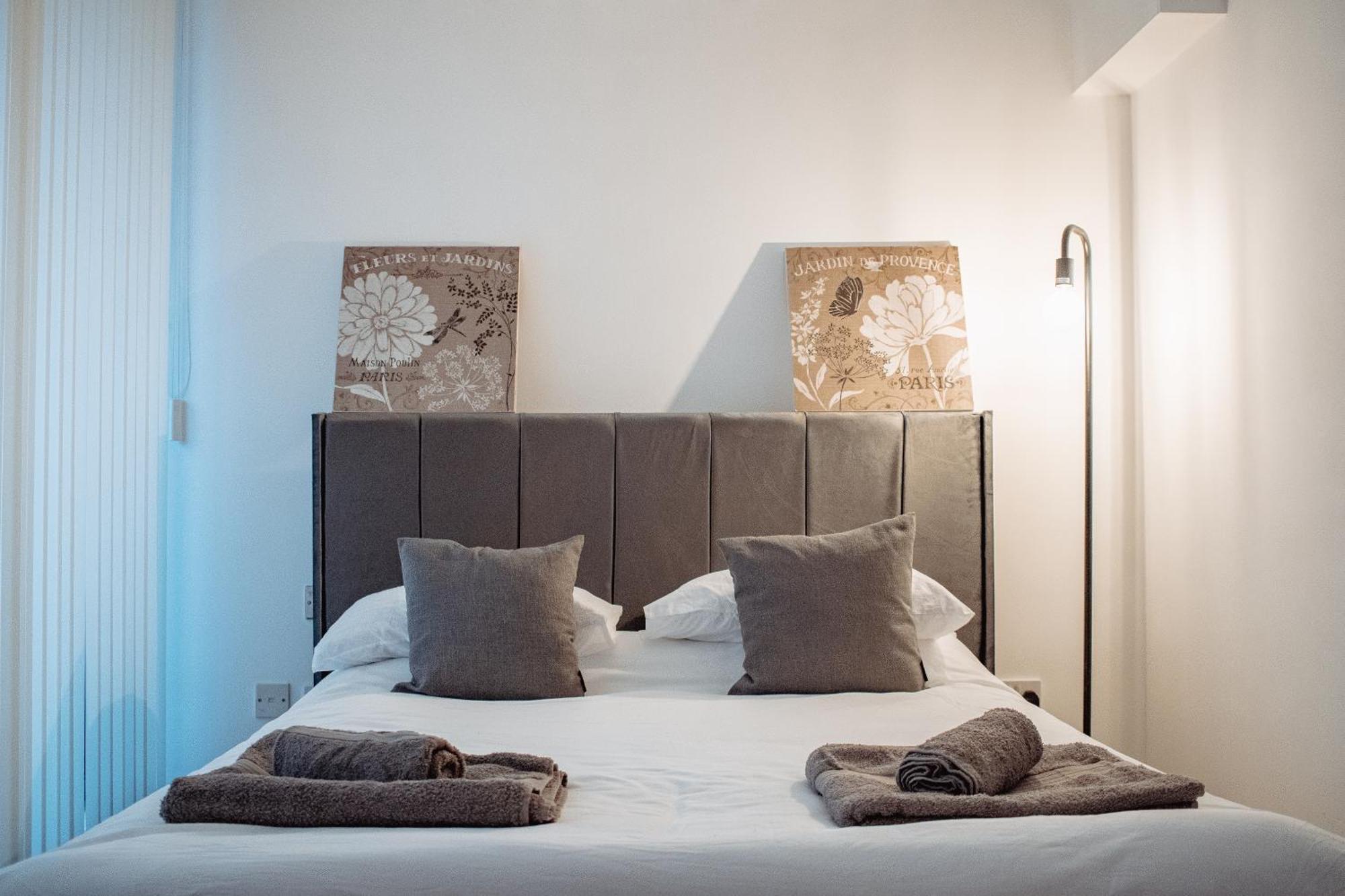 Central & Spacious, Sleeps 8, Perfect For Groups Лидс Экстерьер фото